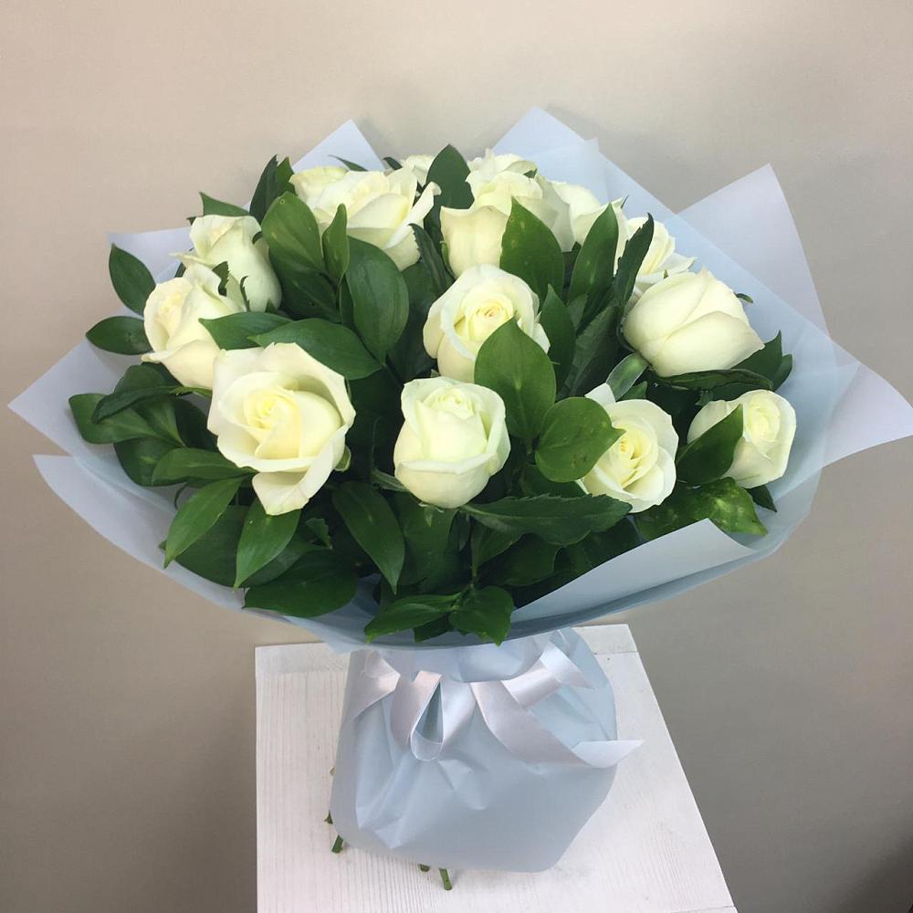 Букет 15 Белых роз Проуд в Преградной