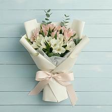 Букет цветов из:  Альстромерии #REPLACE_PRED# Преградной