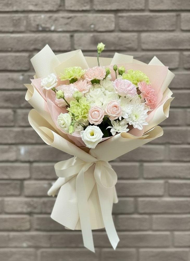 Букет цветов из: Гвоздики, Розы, Лизиантусы и Хризантемы в Преградной