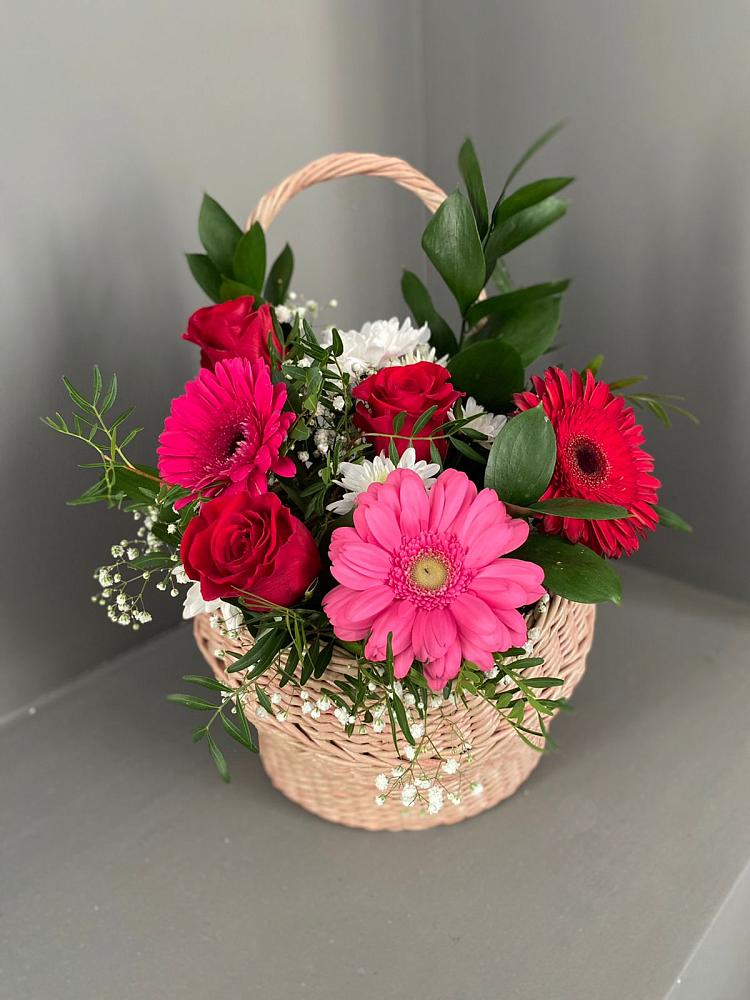 Цветочная композиция из Розы, Хризантемы и Герберы в корзине в Преградной